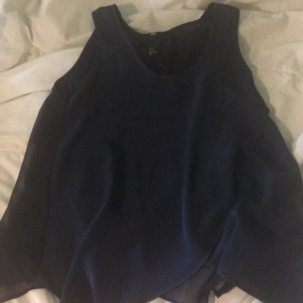 Super cute navy tank
